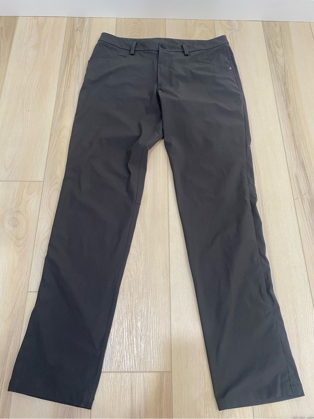 Lululemon Pants Classic-Fit Mens 38x35 Gray Stretch Golf Work
